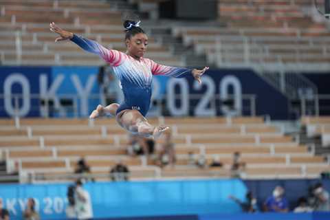 See Biles’s beam routine in action.