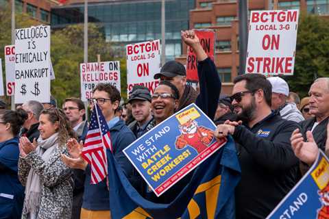 Kellogg workers ratify a revised contract after being on strike since October.