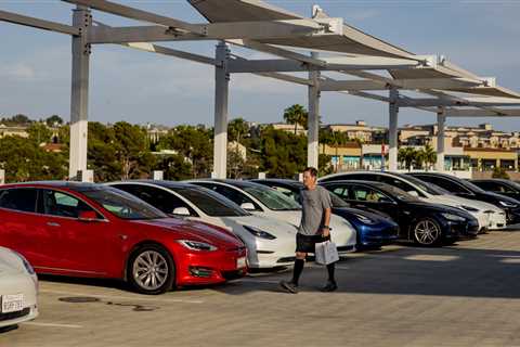 Why Tesla Soared as Other Automakers Struggled to Make Cars