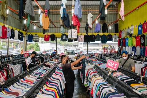 How Malaysia Got in on the Secondhand Clothing Boom