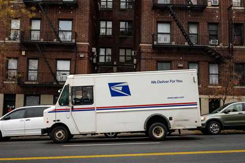 House Passes Bill to Shore Up Postal Service, Working to Avert Insolvency