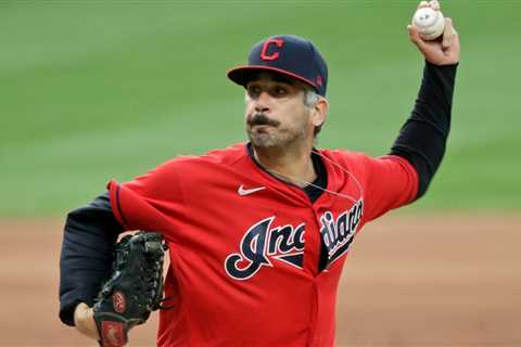 Former Cleveland Indians and Pittsburgh Pirates pitcher Oliver Perez resigns