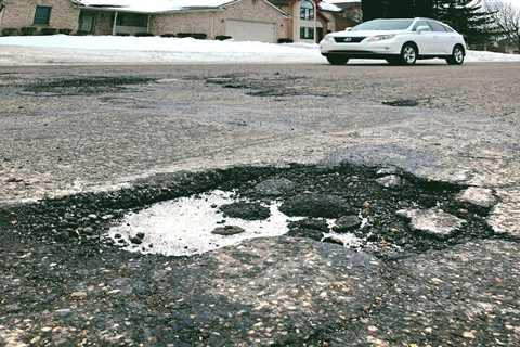 House votes to suspend state gas tax, Dems warn Michigan roads won’t get fixed ⋆