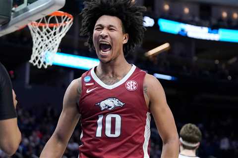 Arkansas Upsets No. 1 Gonzaga in the Round of 16