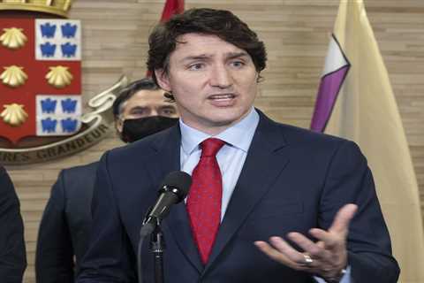 Justin Trudeau promises heavy weapons to Ukraine