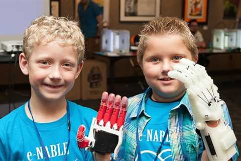 Mechanical engineering trainee at UVU 3D prints hands for kids in requirement