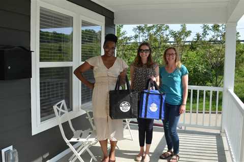 Indiana’s Family of Farmers donates local groceries and freezer to Habitat for Humanity home –..