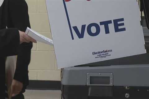 Illinois Statehouse and Senate Candidates speak with voters in the region