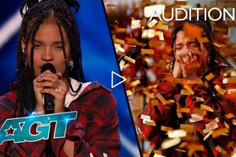 Golden Buzzer: Sara James Wins Over Simon Cowell With Lovely by Billie Eilish | AGT 2022