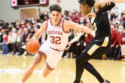 Sources: Indiana guard Trey Galloway is undergoing groin surgery