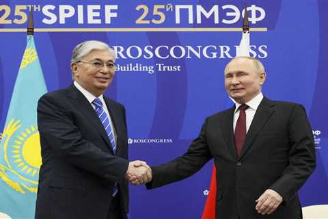 Kazakh president at odds with Putin over separatist republics