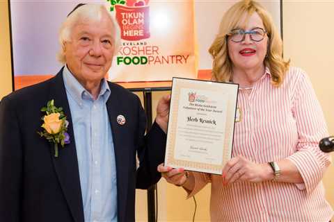 Herb Resnick Honored as Goldstein Volunteer of the Year by Cleveland Kosher Food Pantry |  local..