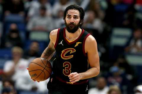 Guard, Cleveland Cavaliers agree to new deal