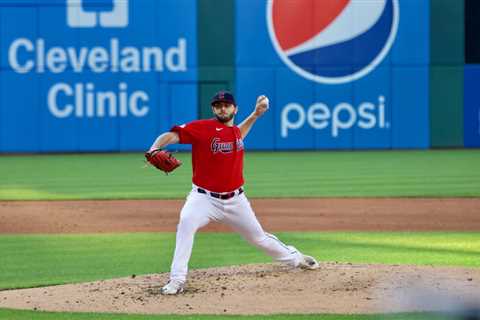 Cleveland misses chances and falls to White Sox in Game 2 of doubleheader