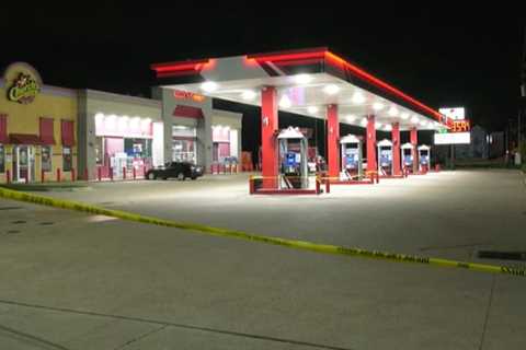 2 dead after shooting at SE Houston gas station leads to 2 separate car chases