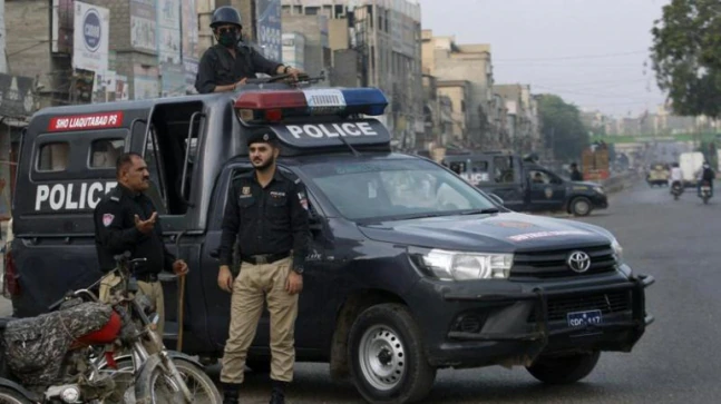 Two police officers killed in Pakistan bomb blast