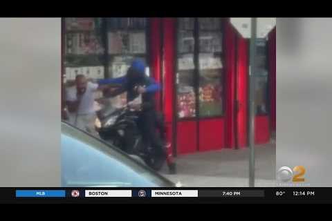 Men on mopeds seen on video snatching jewelry