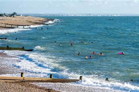 UK weather – Brits to enjoy 17C Indian Summer and it’s set to last until Halloween thanks to..