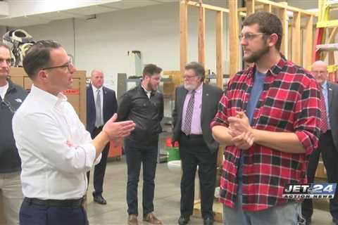 Shapiro visits Erie plumbers training center, talks plans for expanding Pennsylvania’s workforce