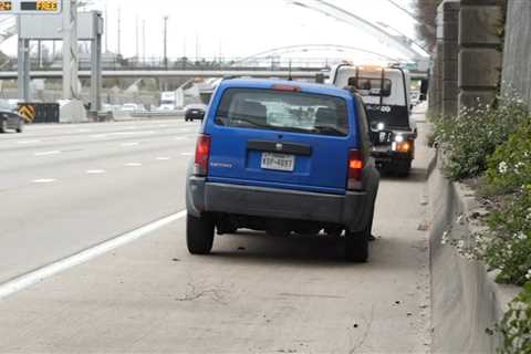 Roadside assistance: Tips for Houston drivers to make safety a priority during flat tires and stalls