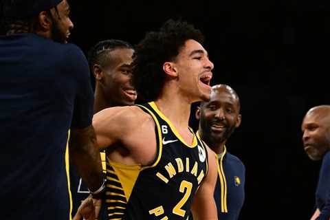 WATCH: Indiana Pacers guard Andrew Nembhard hits a buzzer beater against the Los Angeles Lakers