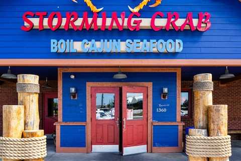 Find the best seafood in Indiana at Storming Crab