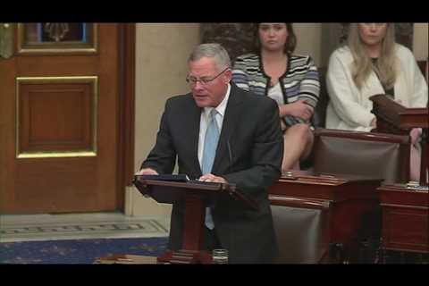 Senator Richard Burr says goodbye