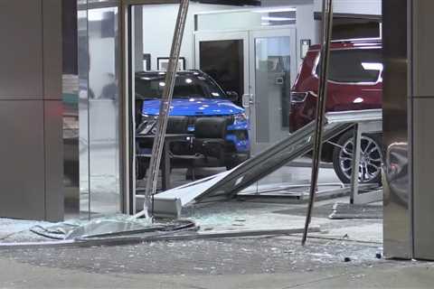 Police search for thieves who stole 2 cars from Portage Park dealership