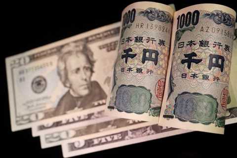 Dollar solid bid on Fed view, economic resilience;  Yen Eyes Weekly Profit