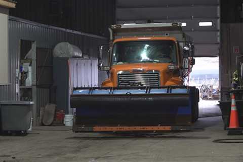 Toledo snow plow crews prepare for coming storm