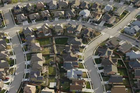 US home price increases in the double digits come to a halt