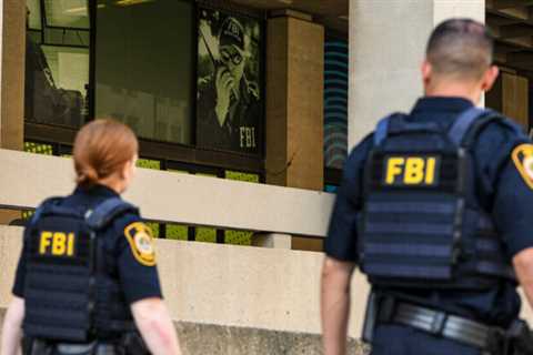 Former FBI agents accuse conservatives of bias