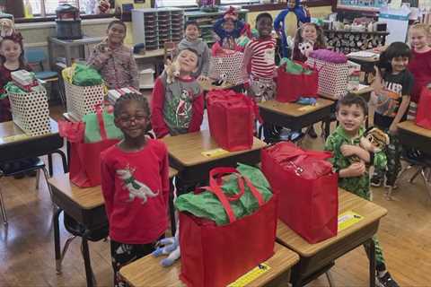 Best friends organize annual toy drive for Cleveland students