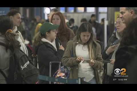 Glitch grounds flights nationwide Wednesday morning