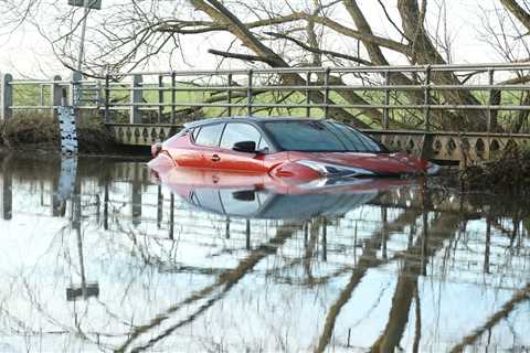 Making UK ready for extreme heat & flooding ‘could cost at least £10bn a year’