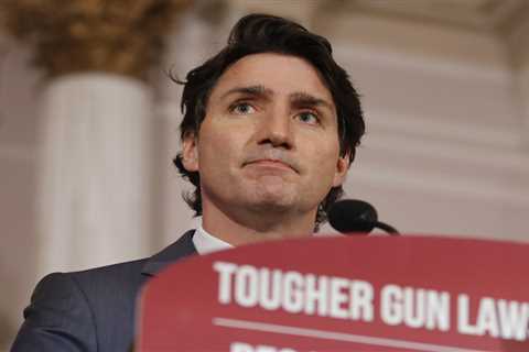 Justin Trudeau to freeze handgun sales in Canada