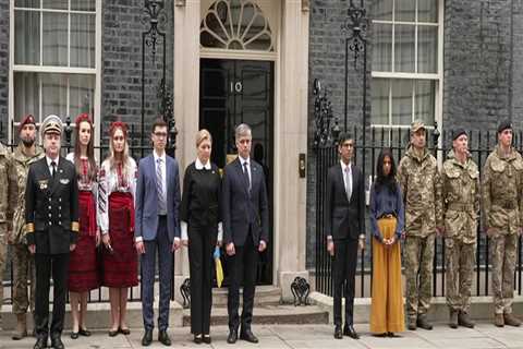 Rishi Sunak leads UK in minute’s silence for Ukraine as Charles praises nation’s ‘courage’ on..