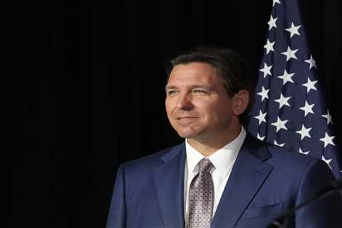 Longtime Trump backers flock to DeSantis event