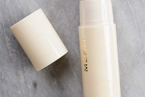 Merit Cava Day Glow Highlighting Balm Review & Swatches