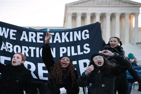 Remaining abortion clinics face more challenges if abortion pill limited by Texas judge ⋆