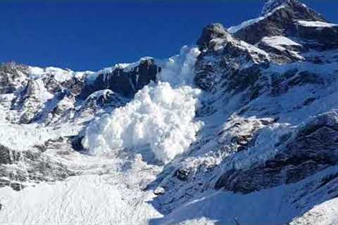 Tourists have close call with massive avalanche in Chile