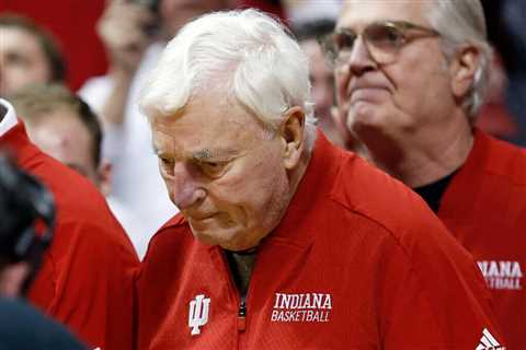 Legendary Indiana coach Bob Knight has been discharged from the hospital after being admitted ill