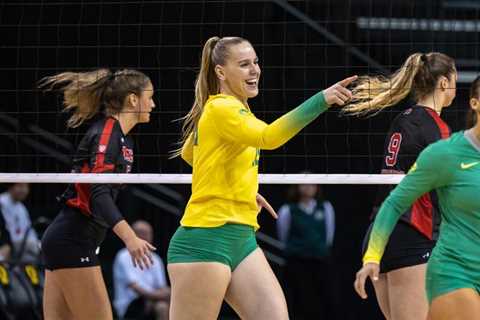 Colyer Voted Freshman of the Year;  Five Ducks Earn All Pac 12 Honors