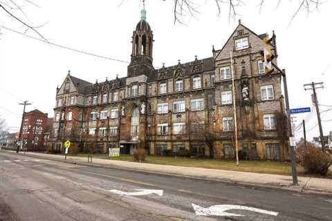 Cleveland Landmarks Commission OK plan to convert Tremont’s former Catholic school into low-income..