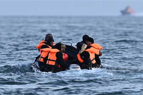 Migrants making Channel crossings could face X-rays to verify their age under Suella Braverman’s..