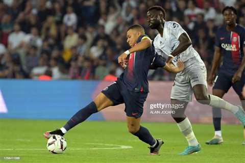 Grejohn Kyei scores in Clermont Foot’s victory against PSG