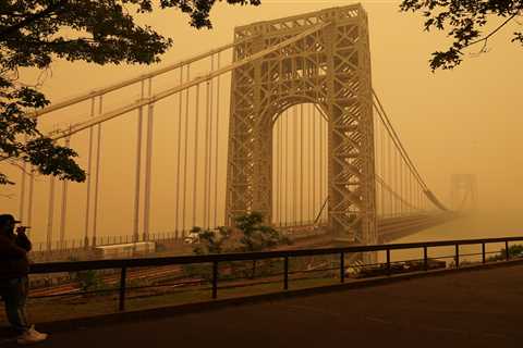 Return of killer smog? Experts warn of potentially deadly NYC haze