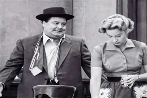 This Scene Wasn’t Edited, Look Closer at the Honeymooners Blooper