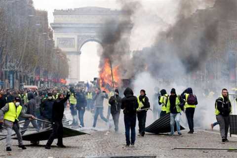 Türkiye’s embassy warns Turkish nationals planning to visit France over riots