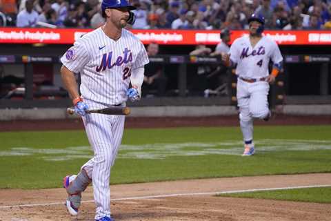 Mets double up Giants, earn much-needed series victory